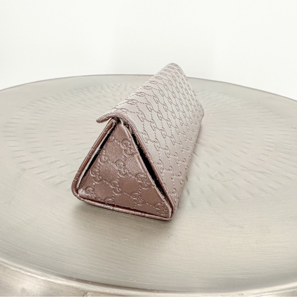 Gucci Brown Sunglasses with Iconic Design - Picture 4 of 4